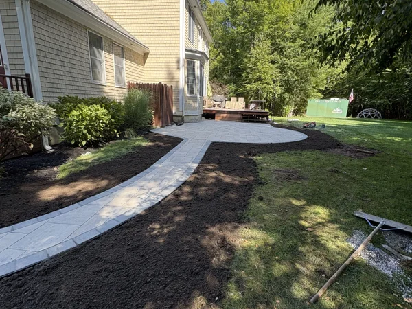 Walkway Detail Work - MAC Excavation & Landscape Detailed walkway design and construction by MAC Excavation & Landscape in South Shore MA